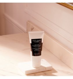 Revitalisierende und nährende Waschlotion mit Moringaöl